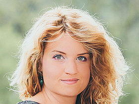 Portraitfoto Dirigentin Sonja Lachenmayr, Stipendiatin Forum Dirigieren, Deutscher Musikrat