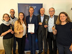 Mitglieder des Trägerkreises der BIMuD nach der Unterzeichnung des gemeinsamen Letter of Intent aller beteiligten Verbände am 2. Juli 2024 im Generalsekretariat des DMR © DMR