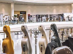 Cellokästen im Setting der Musikmesse akustika Nürnberg