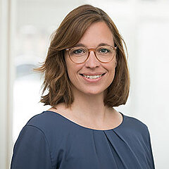 Dr. Anke Steinbeck Portraitfoto Dr. Anke Steinbeck Presse- und Öffentlichkeitsarbeit
