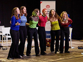 Jugendliche Sänfer auf der Bühne, Jugend musiziert, Deutscher Musikrat